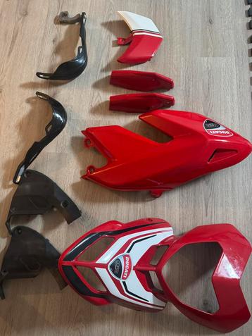 Ducati hypermotard kappen beschikbaar voor biedingen