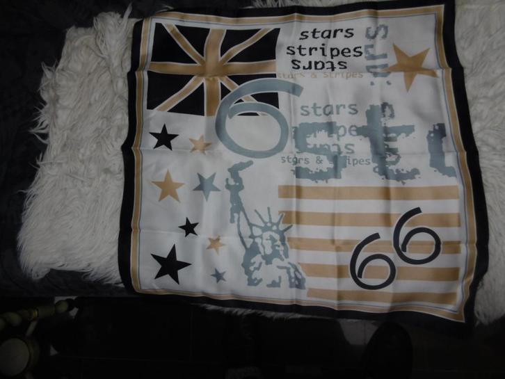 kledij dames sjaaltje merk romano stars&stripes, Kleding | Dames, Mutsen, Sjaals en Handschoenen, Zo goed als nieuw, Sjaal, Ophalen of Verzenden