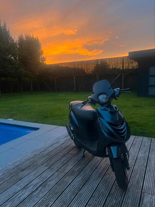 Piaggio zip 2t 70cc, Fietsen en Brommers, Scooters | Piaggio, Zo goed als nieuw, Zip, Ophalen