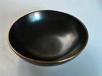 Zwarte schaal met gouden rand, jaren 60, Antiquités & Art, Antiquités | Céramique & Poterie, Enlèvement ou Envoi