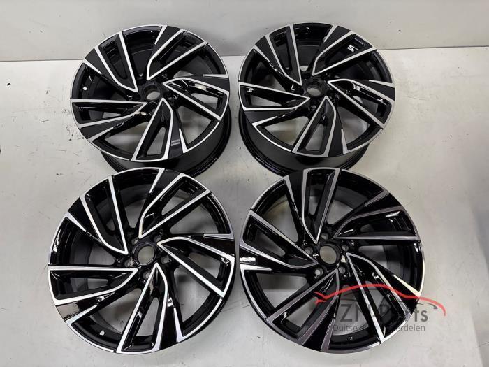 VW Passat B8 Lichtmetalen Velgen set 4x Adelaide 19 inch, Auto-onderdelen, Banden en Velgen, Band(en), Overig, Nieuw, Ophalen