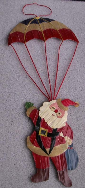 Kerstman aan parachute zeer oud twee zijdig bewerkt beschikbaar voor biedingen