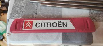 Citroën gevarendriehoek beschikbaar voor biedingen