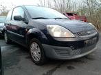 Ford fiesta 1.3 petrol euro 4 te koop, Auto's, Voorwielaandrijving, Stof, Zwart, 4 cilinders