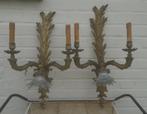2 zware bronzen appliquen met melkglas lampenkapje, Antiek en Kunst, Ophalen