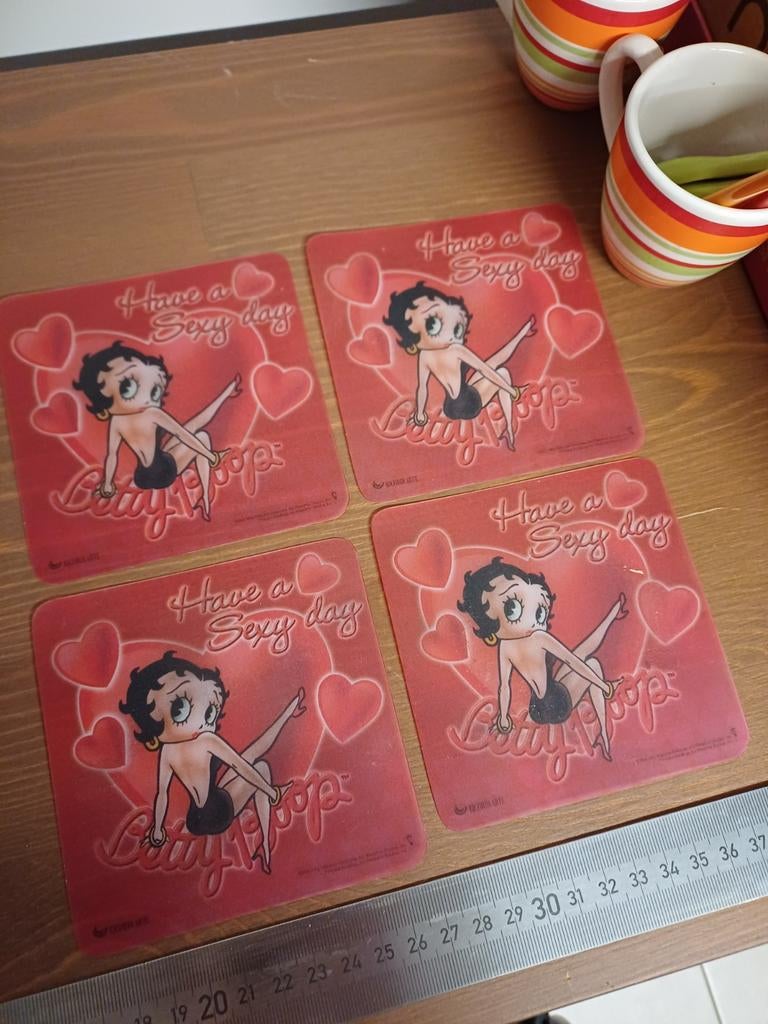 Betty Boop onderzetters (set van 4) met een retro / pin-up d, Maison & Meubles, Accessoires pour la Maison | Sous-verres & Sous-plats