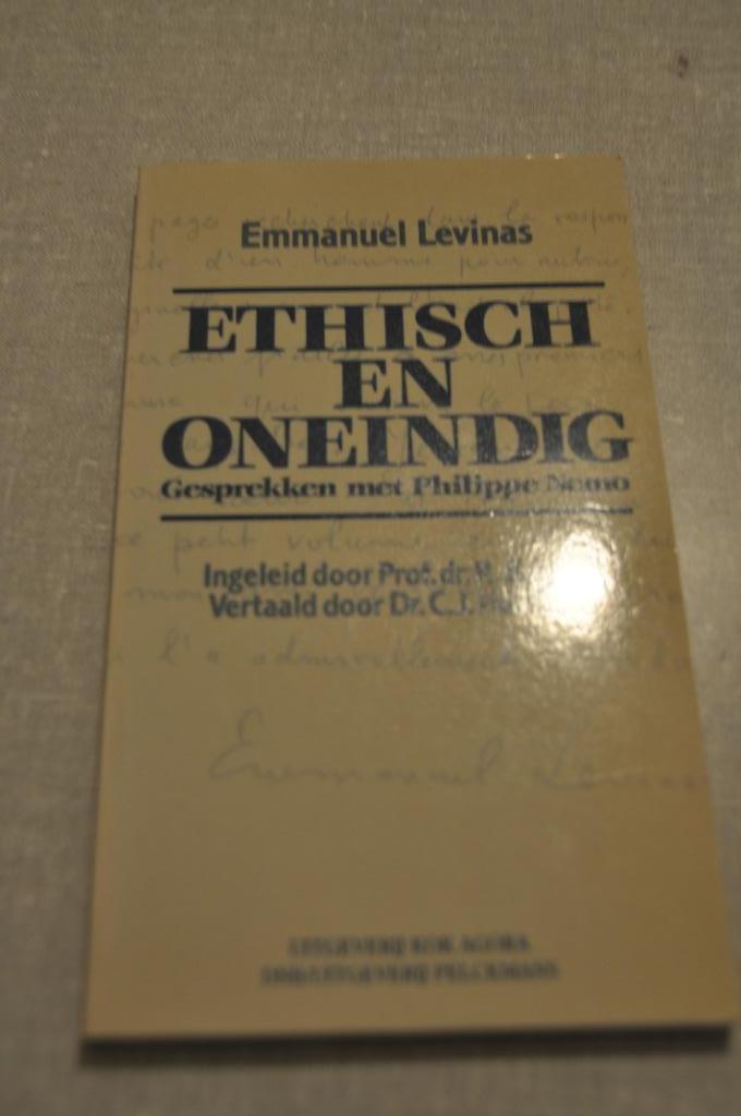 Levinas - ethisch en oneindig, Boeken, Filosofie, Gelezen, Ophalen
