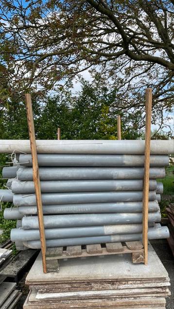 Plastiek buizen beschikbaar voor biedingen