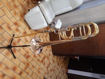 Trombone basse, Enlèvement, Comme neuf, Basse, Avec valise