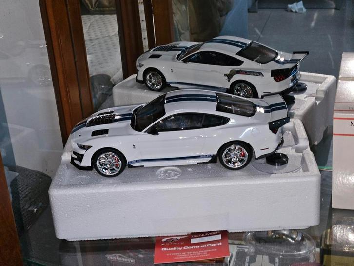 Uit eigen collectie 1:18, Hobby en Vrije tijd, Modelauto's | 1:18, Zo goed als nieuw, Auto, Ophalen of Verzenden
