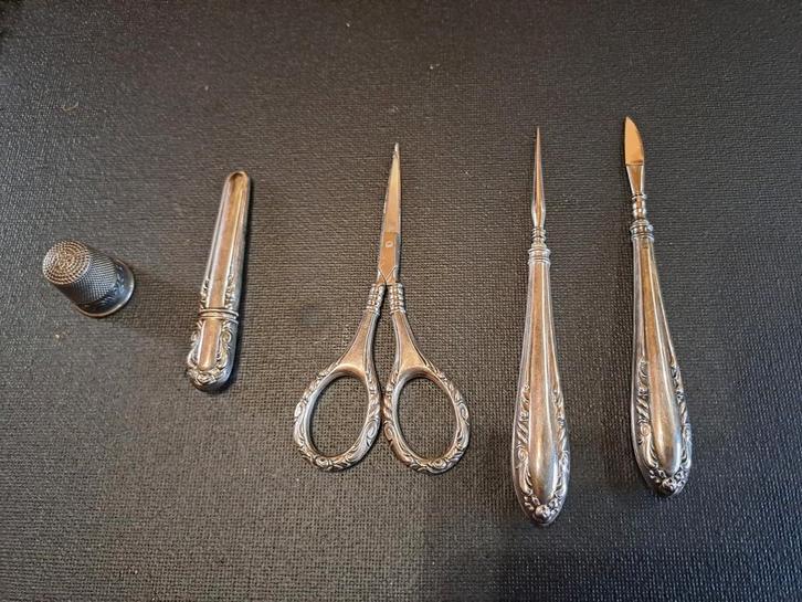 Naaisetje van sterling zilver 835, Antiek en Kunst, Antiek | Zilver en Goud, Zilver, Ophalen of Verzenden