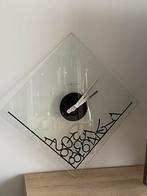 Glazen ophangende klok, Ophalen, Zo goed als nieuw