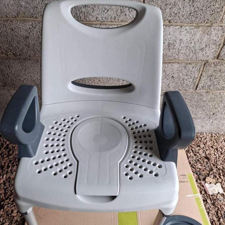 chaise percer étanche, Divers, Matériel Infirmier, Comme neuf, Enlèvement