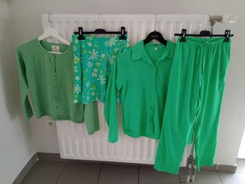 kleding dames/meisjes beschikbaar voor biedingen