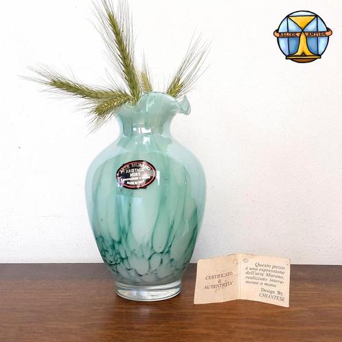 Vase vintage en verre de Murano (avec autocollant et livret), Antiquités & Art, Antiquités | Verre & Cristal, Enlèvement ou Envoi