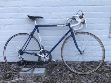 koersfiets gios beschikbaar voor biedingen
