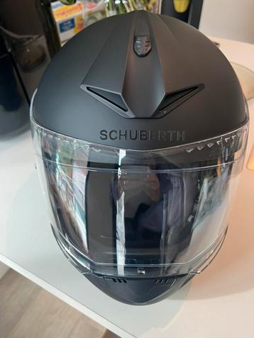 2 casques Schuberth avec Bluetooth intégré 