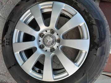 velgen en zomerbanden te koop voor een mercedes beschikbaar voor biedingen