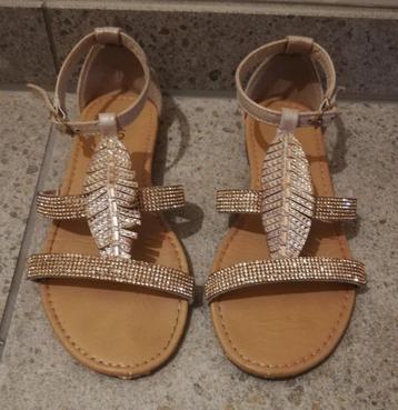 Sandalen maat 33 beschikbaar voor biedingen