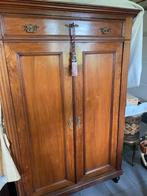 Te koop antieke kasten en tafel, Antiek en Kunst, Antiek | Meubels | Kasten, Ophalen