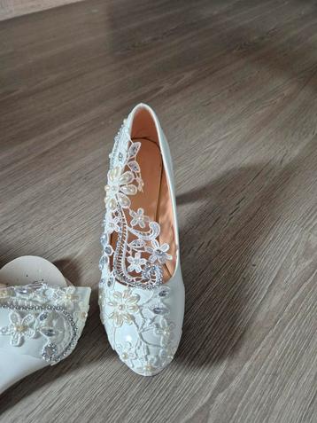 Hak schoen voor bruid of feesten  beschikbaar voor biedingen