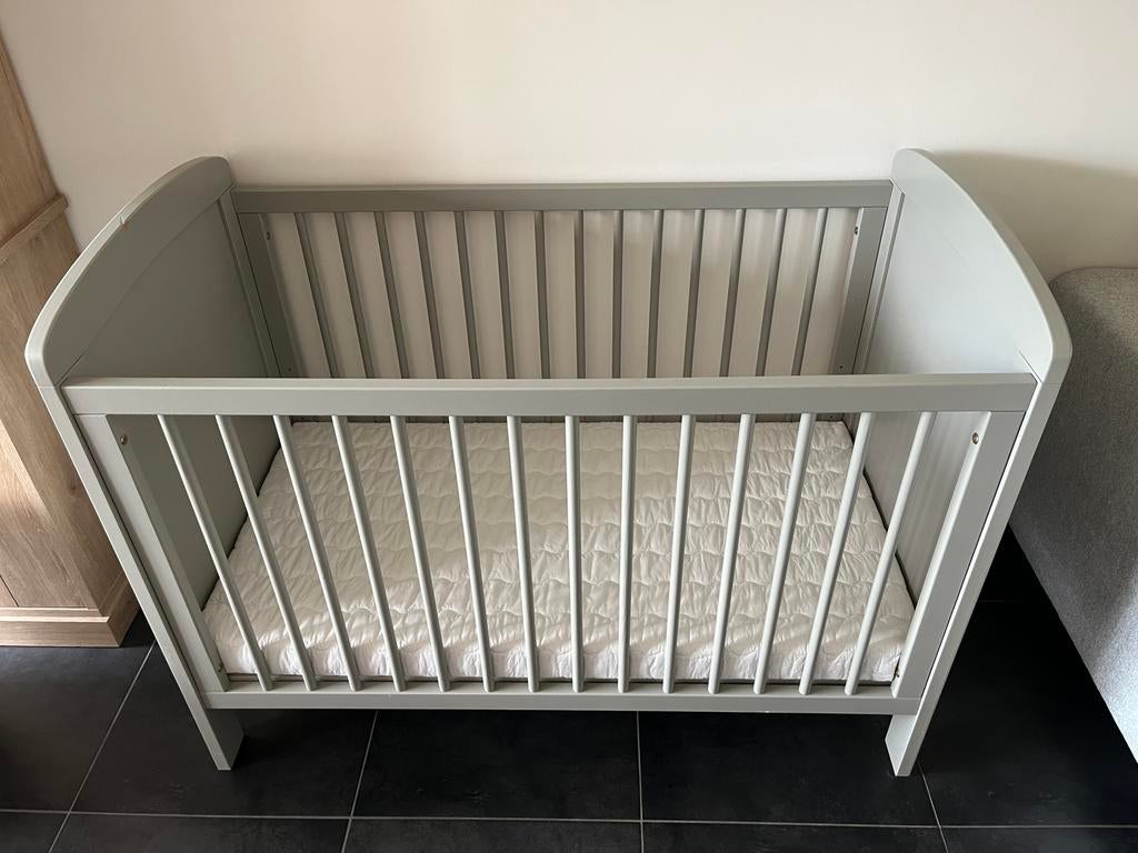 Lit bébé Pericles, Enfants & Bébés, Moins de 70 cm, Utilisé, Moins de 140 cm, Enlèvement