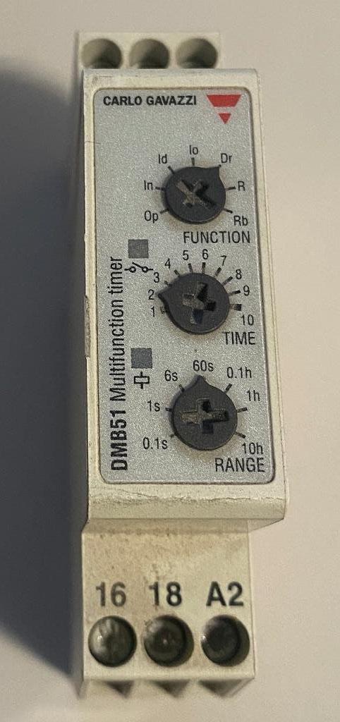 Carlo Gavazzi DMB51CM24 tijdrelais (10 stuks beschikbaar), Electroménager, Pièces & Accessoires, Enlèvement ou Envoi, Utilisé
