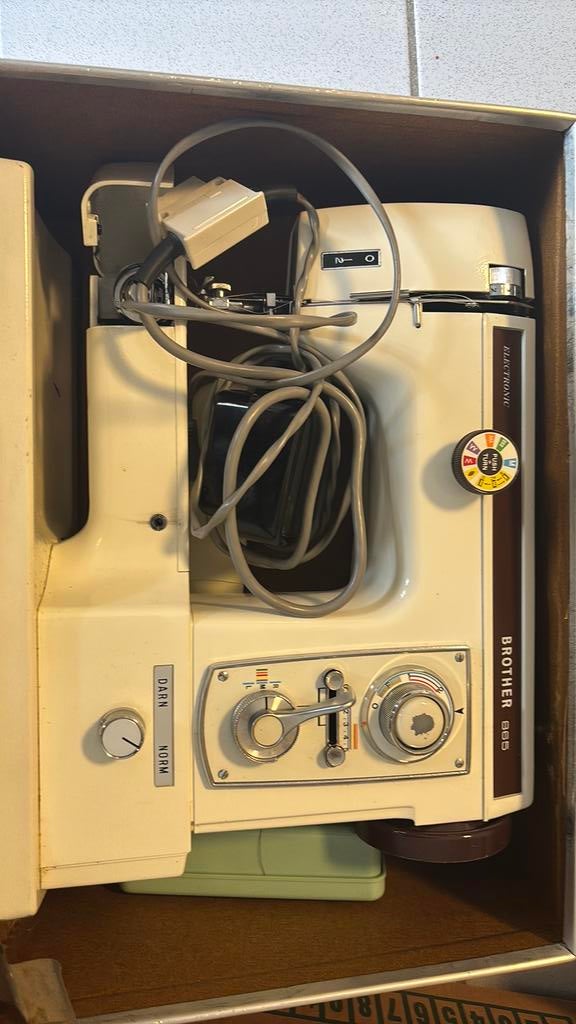 Brother 865+koffer, Antiek en Kunst, Antiek | Naaimachines, Ophalen