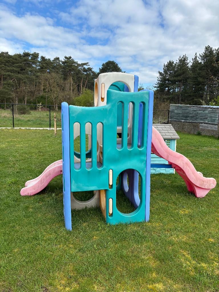 Aire de jeux Little Tikes avec 2 toboggans, Enlèvement, Utilisé, Mur d'escalade, Partie complémentaire