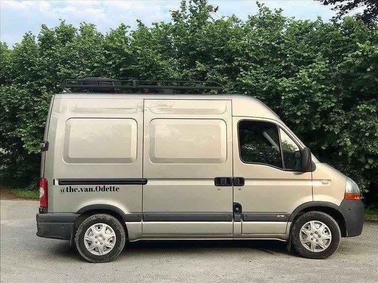 Converted Van. Omgebouwde bus. Van, Renault, Elektrische ramen, Diesel, 5 deurs