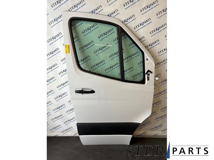 Portière 2portes droite d'un Mercedes Sprinter (147), 3 mois de garantie, Utilisé, Porte, -
