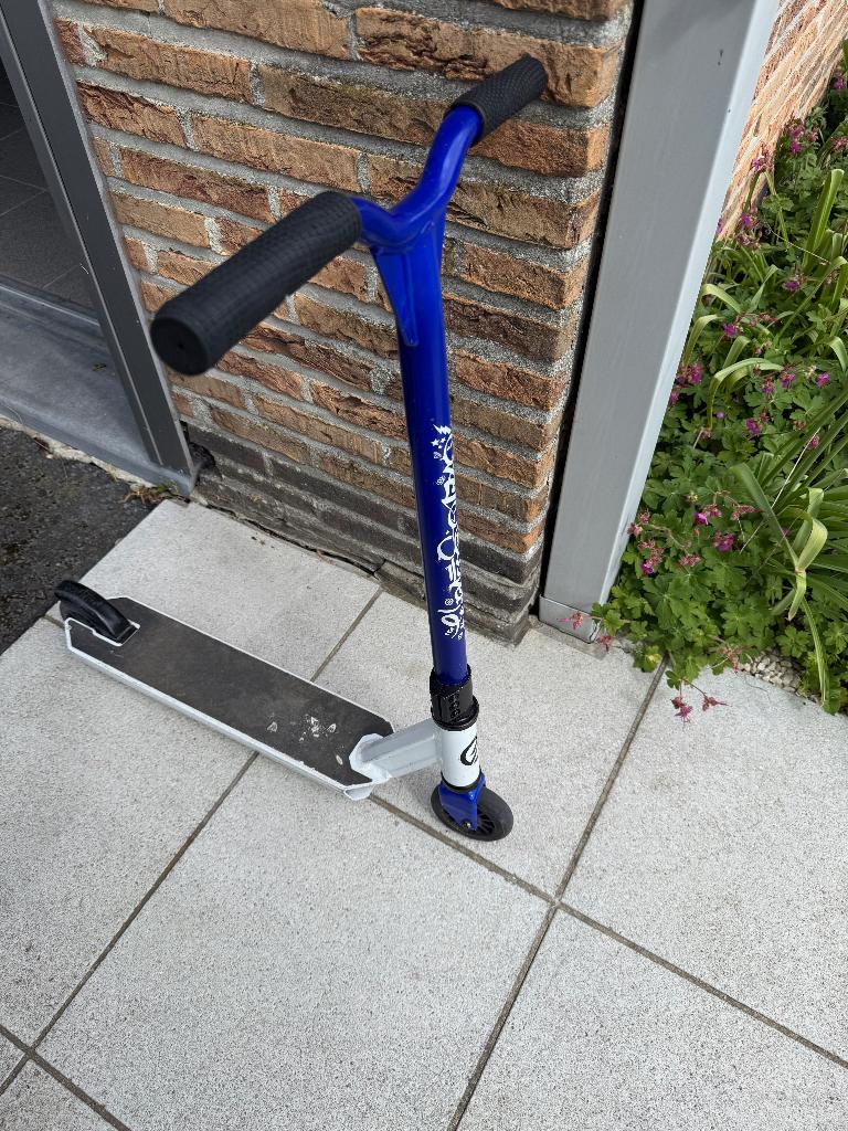 Step (blauw) voor een kind in de lagere school, Fietsen en Brommers, Steps, Gebruikt, Gewone step, Ophalen