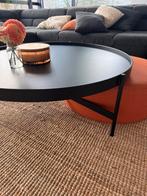 Salontafel met poef, Enlèvement