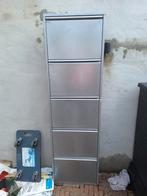 Schoenkast, Enlèvement