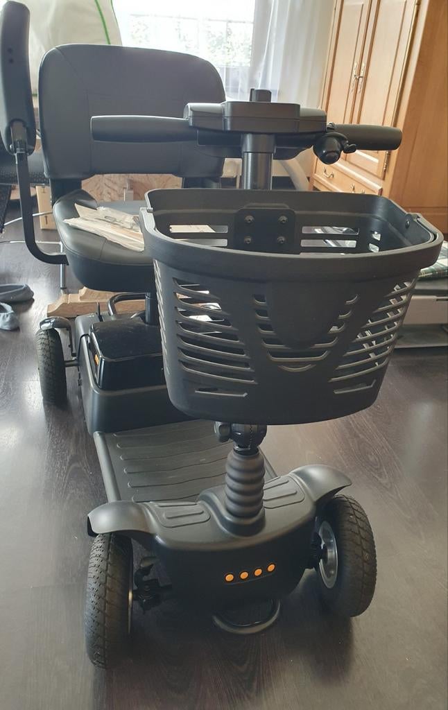 MET NIEUWE ACCU'S!!
Life & mobility vivo  demontable, Diversen, Brommobielen en Scootmobielen, Ophalen