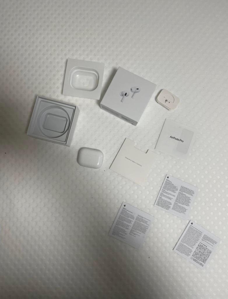 Airpods pro 2, Bluetooth, Comme neuf, Apple, Blanc