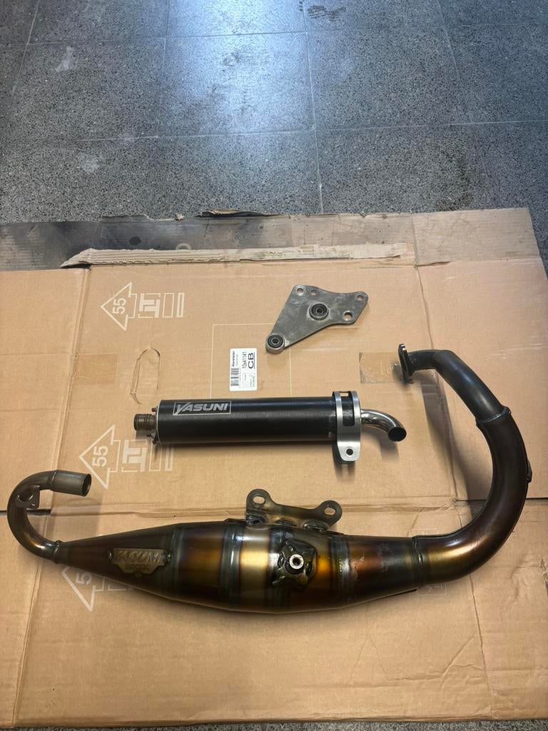 Uitlaat Peugeot 2-takt verticaal Yasuni-R Black, Ophalen, Peugeot