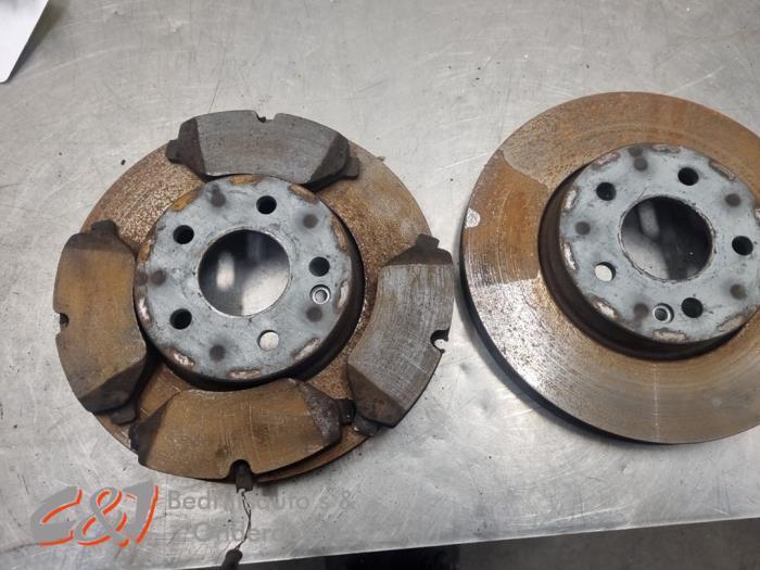 Remschijf + blok voor van een Mercedes Vito, Auto-onderdelen, Remmen en Aandrijving, Mercedes-Benz, Gebruikt, 3 maanden garantie