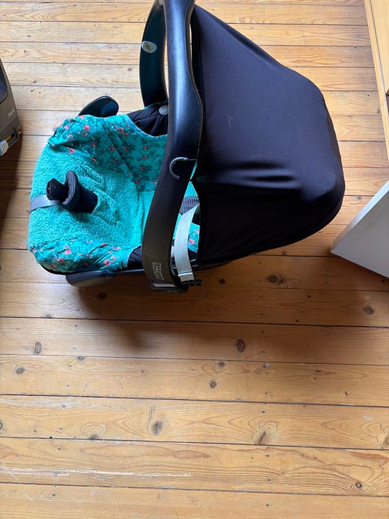 Maxicosi pebble, Enfants & Bébés, Jouets | Extérieur | Figurines gonflables, Enlèvement, Comme neuf