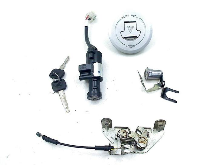 ENSEMBLE DE VERROU ET CYLINDRE DE PORTES Honda CBF 125, Motos, Pièces | Honda, Utilisé