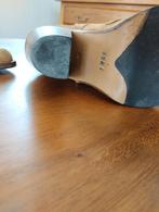 Boots femme, Enlèvement