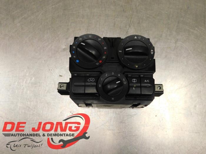 Kachel Bedieningspaneel van een Mercedes Vito, Auto-onderdelen, Dashboard en Schakelaars, Gebruikt, -, Ophalen of Verzenden, -