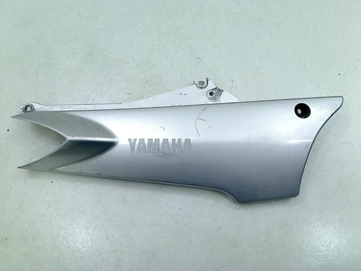 QUEUE DE CARENAGE DROIT Yamaha, Motos, Pièces | Yamaha, Utilisé