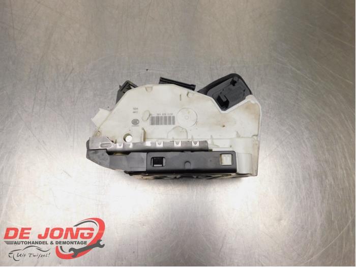 Serrure portière mécanique 4portes arrière gauche d'un Vo, Volkswagen, -, 3 mois de garantie, Utilisé