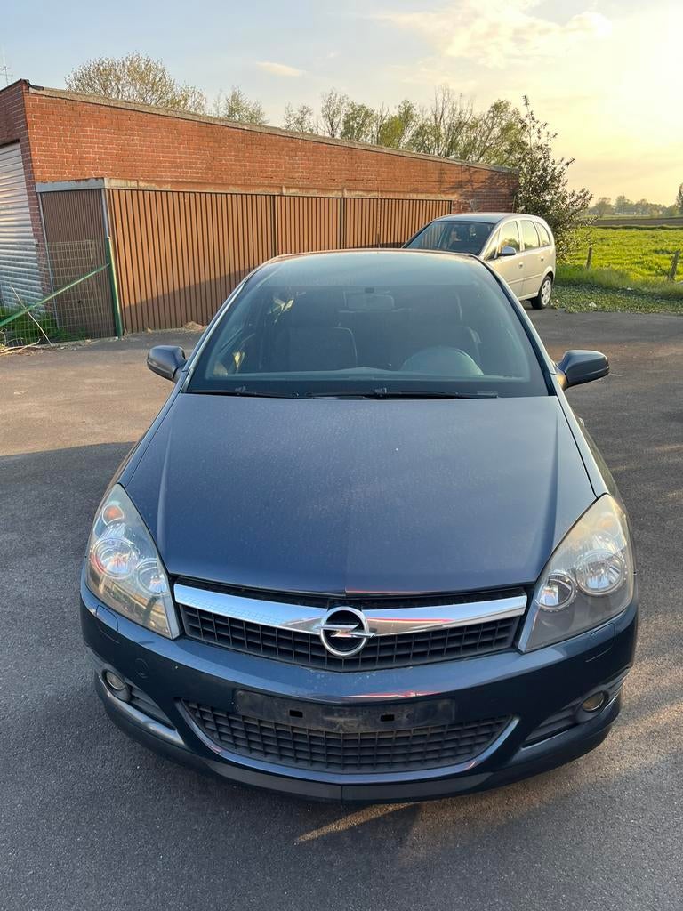 Opel Astra GTC, Auto's, Voorwielaandrijving, Stof, Zwart, 4 cilinders