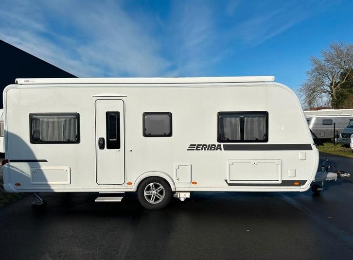 Eriba Hymer Nova 535 lengtebedden, Caravans en Kamperen, Caravans, Bedrijf, tot en met 4, 1000 - 1250 kg, Rondzit, Eriba, 2 aparte bedden