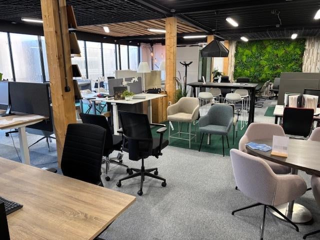 ACTIE: Gebruikte en refurbished zit-sta bureaus, Ophalen