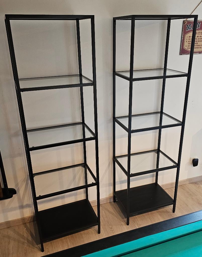 2x Ikea VITTSJÖ Stellingkast, zwartbruin/glas, 51x175 cm, Huis en Inrichting, Kasten | Stellingkasten, Zo goed als nieuw, Ophalen