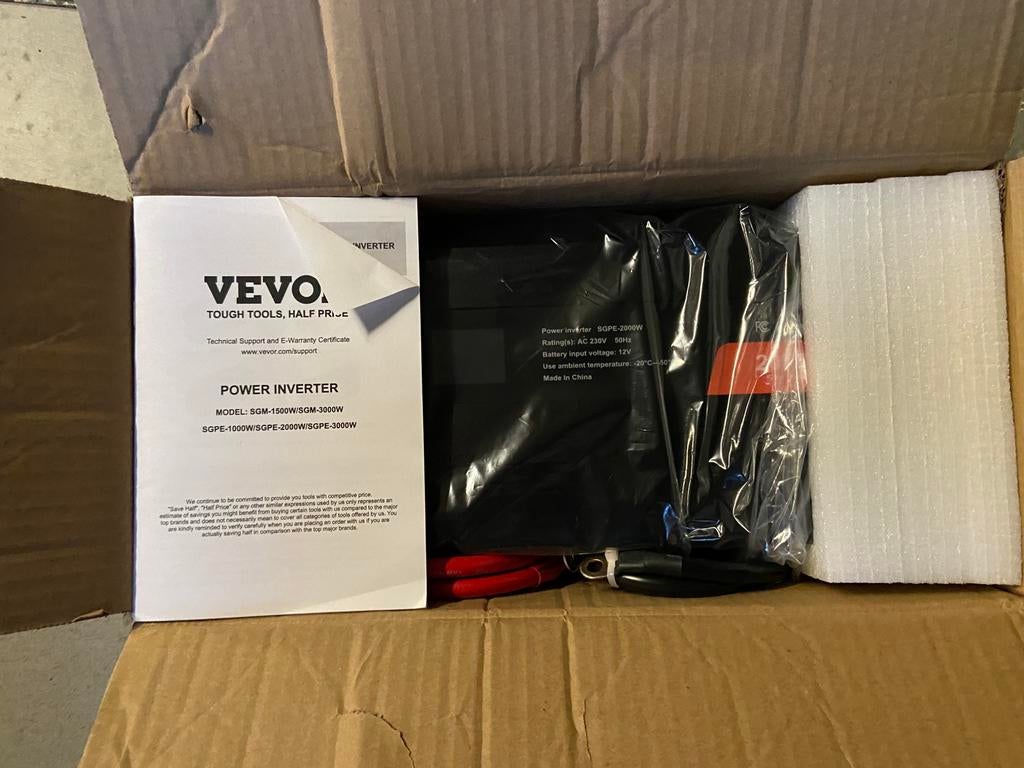 Omvormer 12v 230v 2000w 4000w piek, Bricolage & Construction, Panneaux solaires & Accessoires, Neuf, Enlèvement