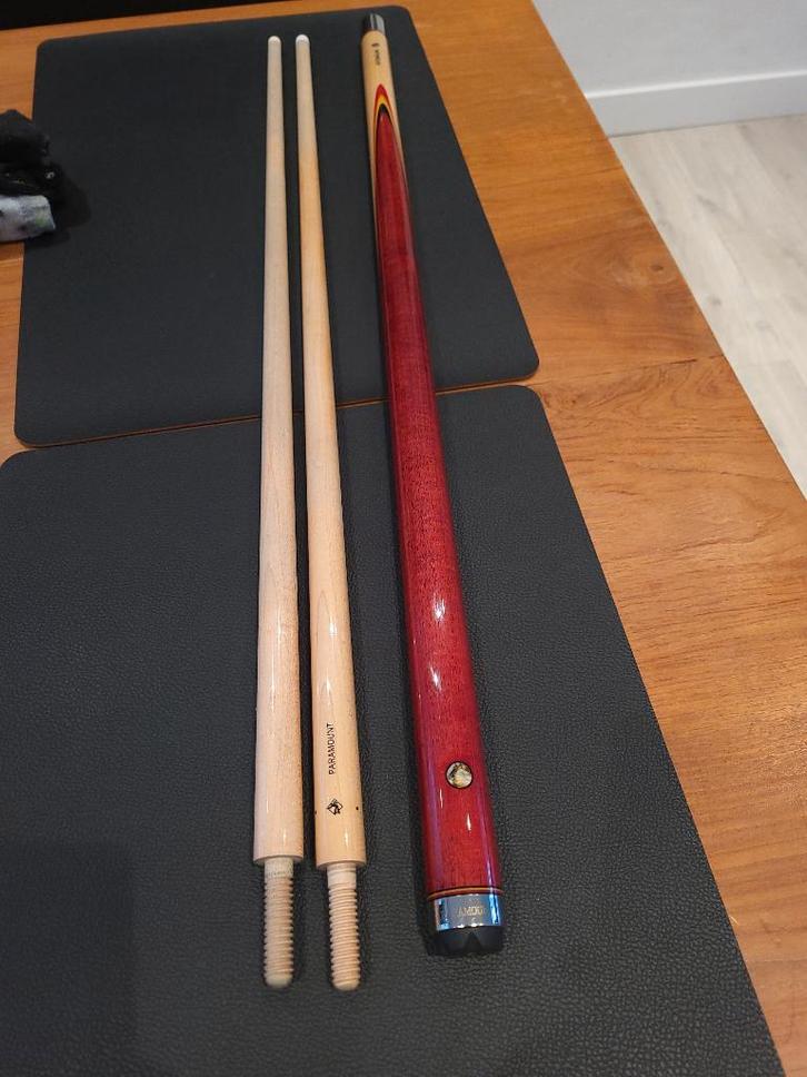 MOOIE PARAMOUNT KEU ATOMIUM!, Sport en Fitness, Biljarten en Poolen, Zo goed als nieuw, Keu of Ballen, Ophalen of Verzenden